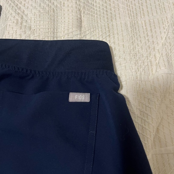 Figs Technical Collection in Deep Blue - Picture 7 of 7